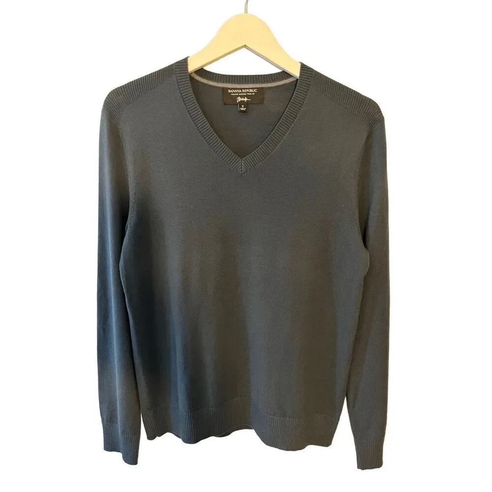 Banana Republic blue fine merino v-neck wool sweater - S